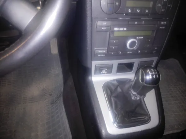 FORD MONDEO 1.8 - imagine 327294474fd35d92972e1322f179977f