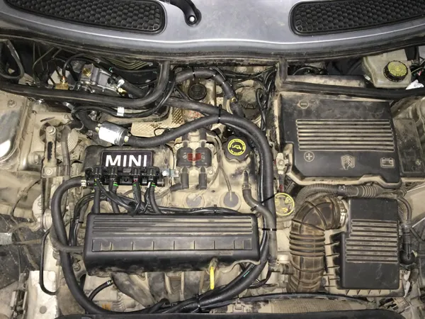 MINI COOPER 1.6 - imagine 6f1d9880f02cee01182fd78b967fcd83