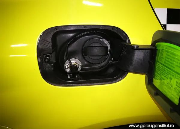 SKODA OCTAVIA 1.2TSI - imagine 9c7db605b193be7533e80814a4b7c091