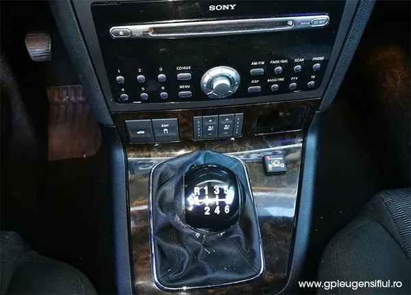 FORD MONDEO 1.8SCI - imagine d5b144bed47203b53a84625a04096a41