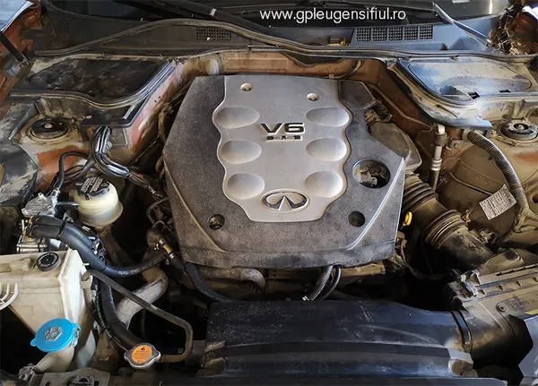 INFINITI FX35 3.5 V6 - imagine e419843e362cbac84da5999ec637dfca